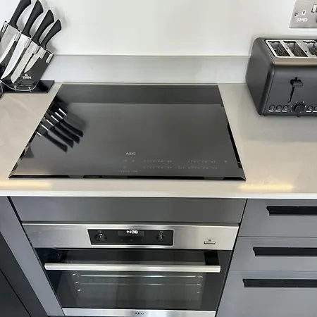 Minster Icona 250 Free Parking & Gym *