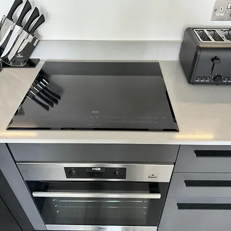 Minster Icona 250 Free Parking & Gym York