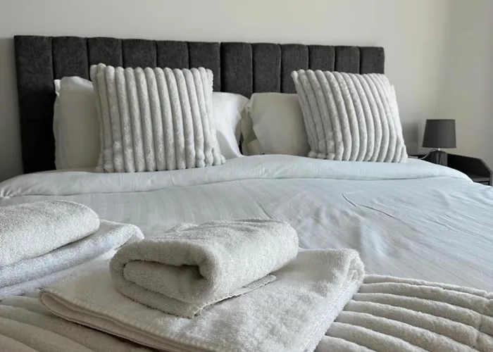 Minster Icona 250 Free Parking & Gym York